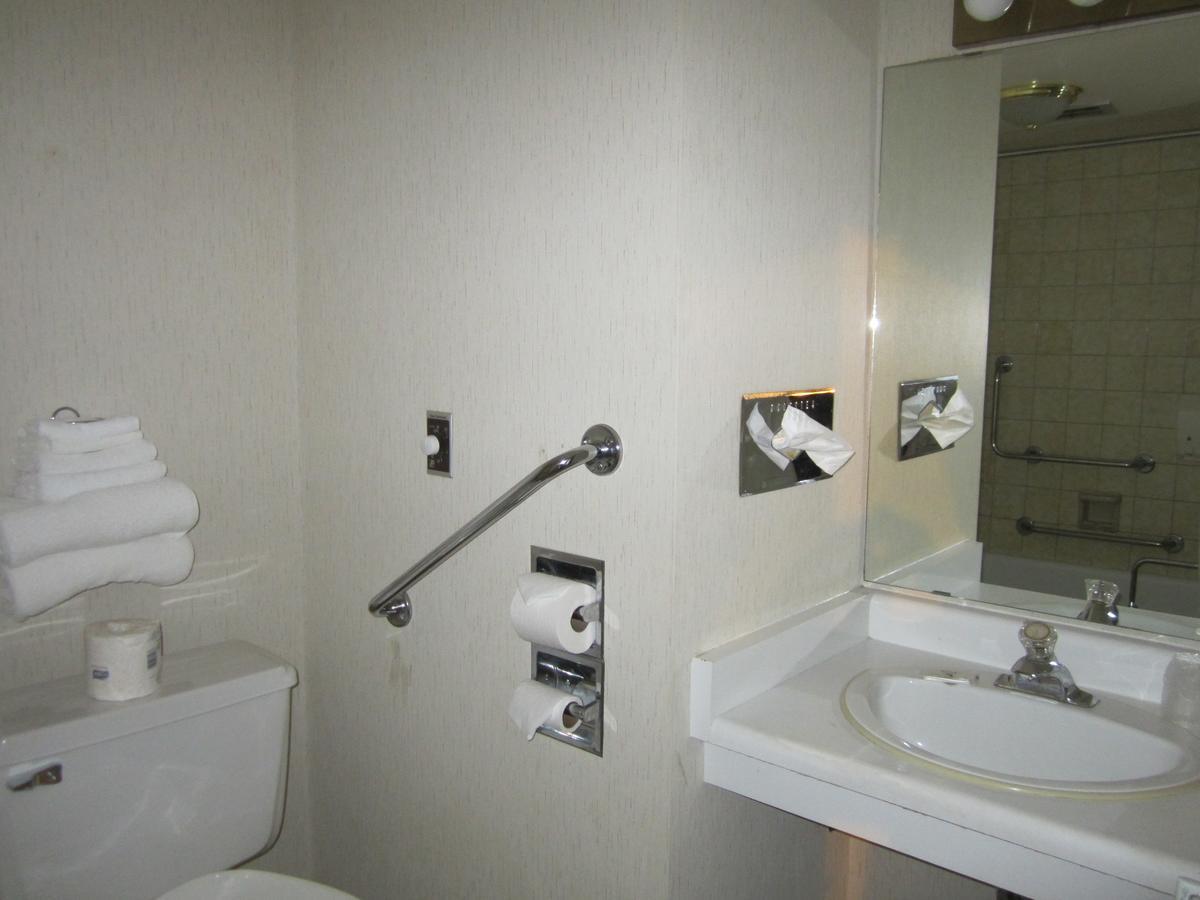 Red Coach Inn 100 Mile House 외부 사진