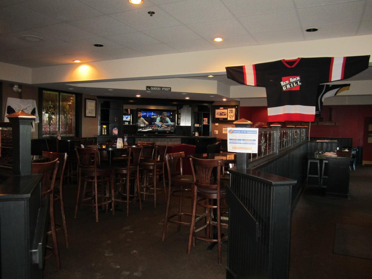 Red Coach Inn 100 Mile House 외부 사진